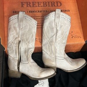 Freebird Zion cowgirl boots. Beige. Mid calf, lower heel.
